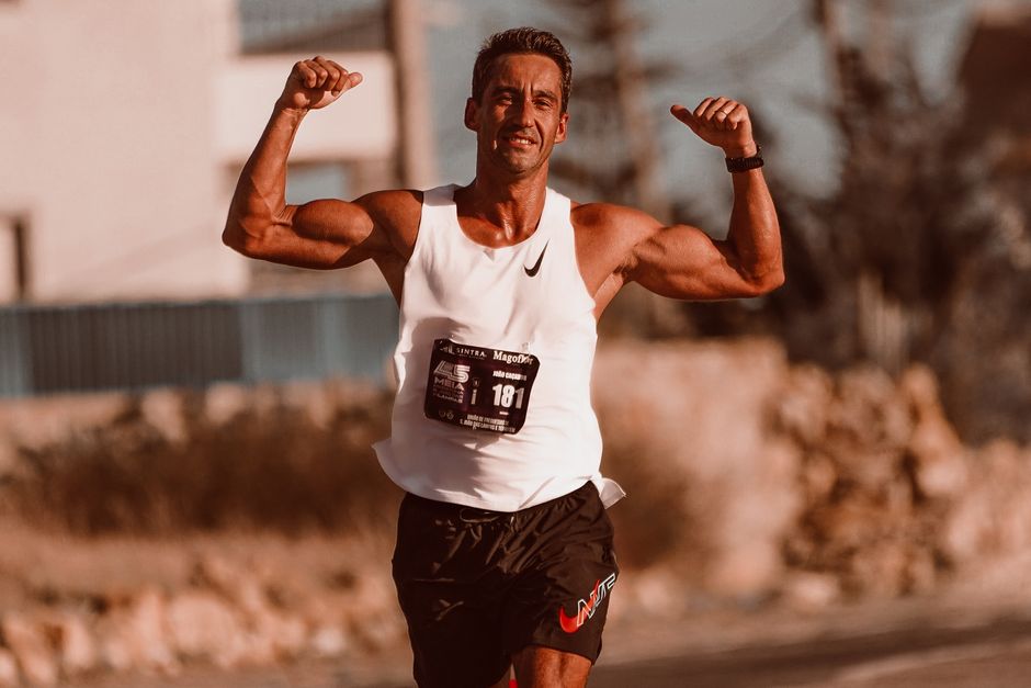 runner arm position elbow technique fitness