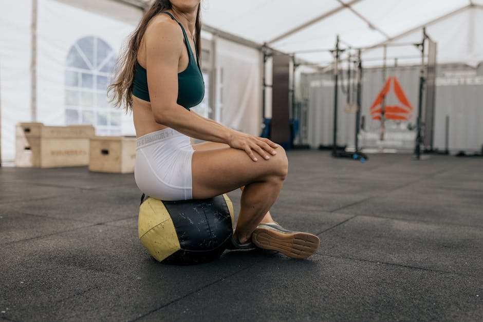 wall balls throwing technique crossfit gym athlete