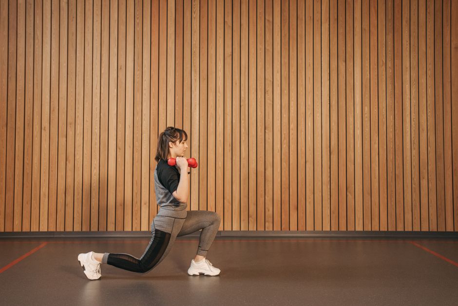 eccentric muscle control lunge training athlete