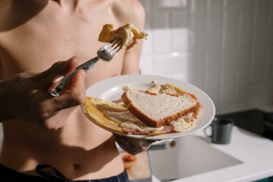 athlete eating breakfast before workout morning nutrition